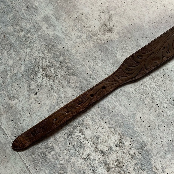 Justin’s Leather Cowboy Cowgirl Embossed Engraved Buckle Belt